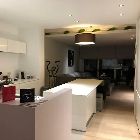 Cosy Comfort Modern Couple Privacy Walking Distance Center Kitchen Terrace Garden Bruges