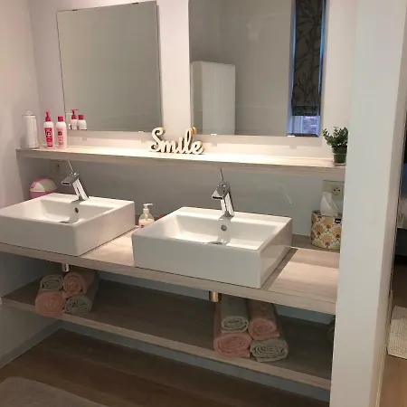 Apartment Cosy Comfort Modern Couple Privacy Walking Distance Center Kitchen Terrace Garden *