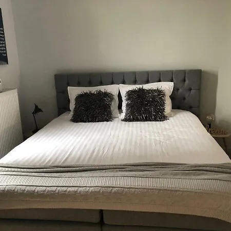 Cosy Comfort Modern Couple Privacy Walking Distance Center Kitchen Terrace Garden *